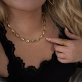 Titaniahalsband med hamrat månhänge